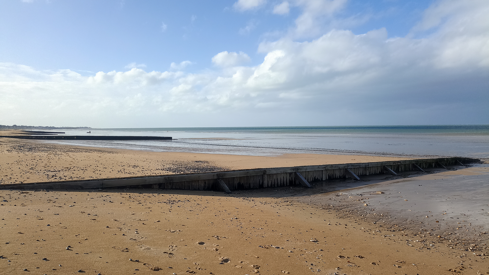 Lire la suite à propos de l’article PROTECTION DU LITTORAL DE CAEN LA MER