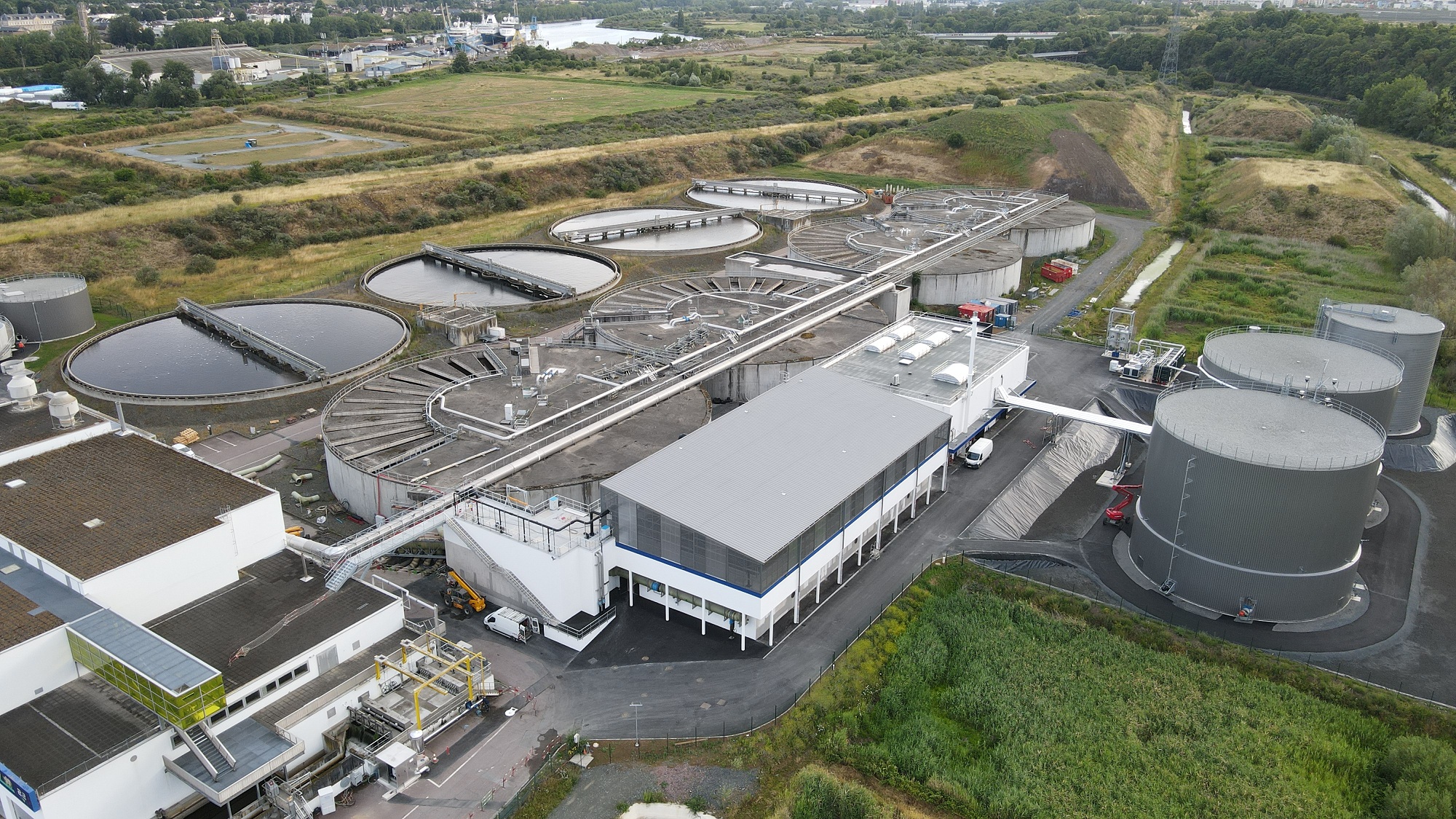 Lire la suite à propos de l’article TRAVAUX D’EXTENSION DE CAPACITÉ ET DE MÉTHANISATION DES BOUES DE LA STATION D’ÉPURATION DU NOUVEAU MONDE